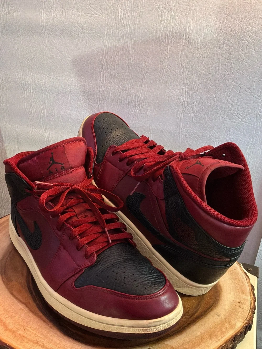 🌙✨ Nike Air Jordan 1 Mid Team Red Black Men’s Size 11.5